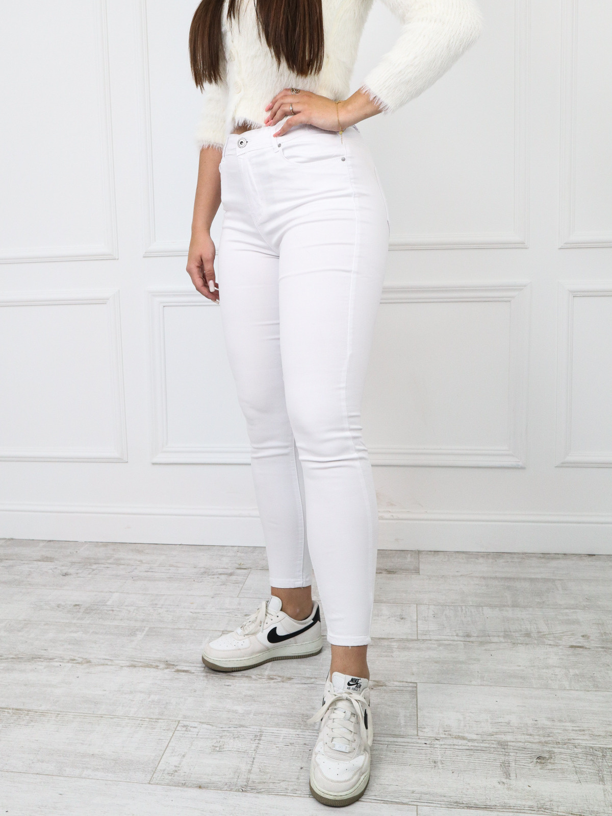 biale-spodnie-damskie-143jdh.jpg